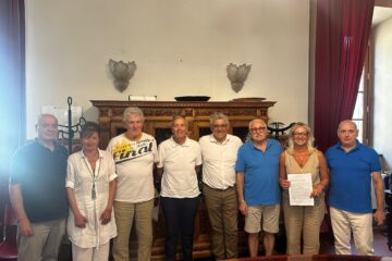 Comune di Camaiore e Sindacati siglano l’accordo 2026: welfare, casa, sostegno alla fasce deboli e giustizia sociale al centro dell’intesa